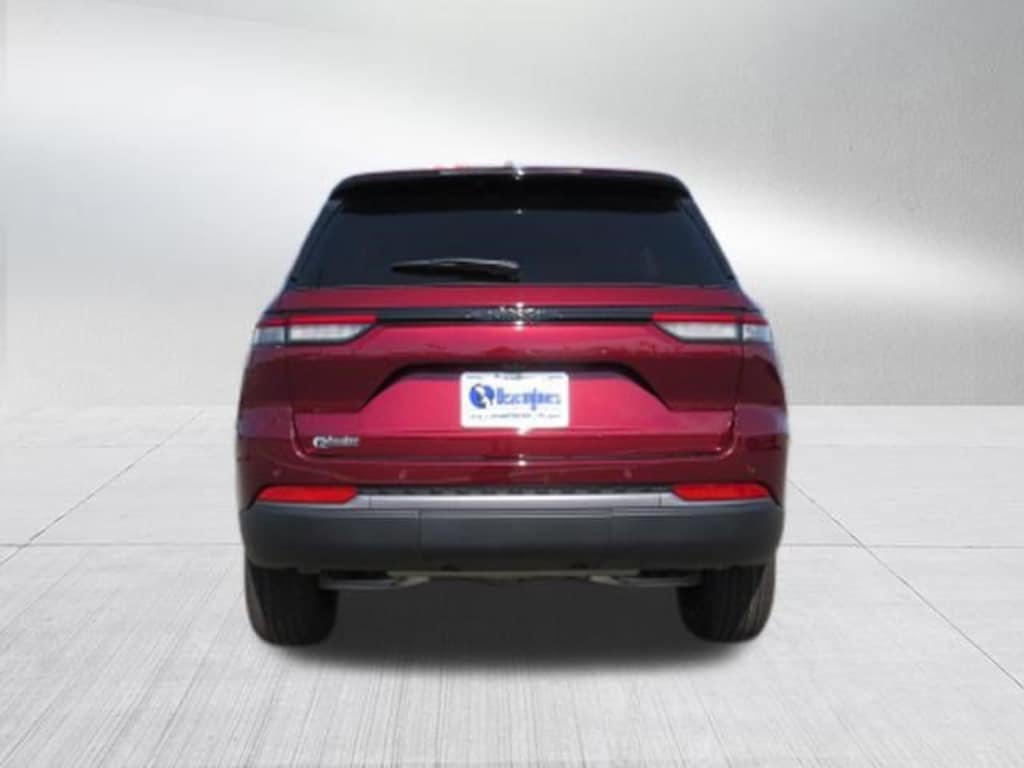 New 2026 Jeep Grand Cherokee Laredo Altitude Sport Utility