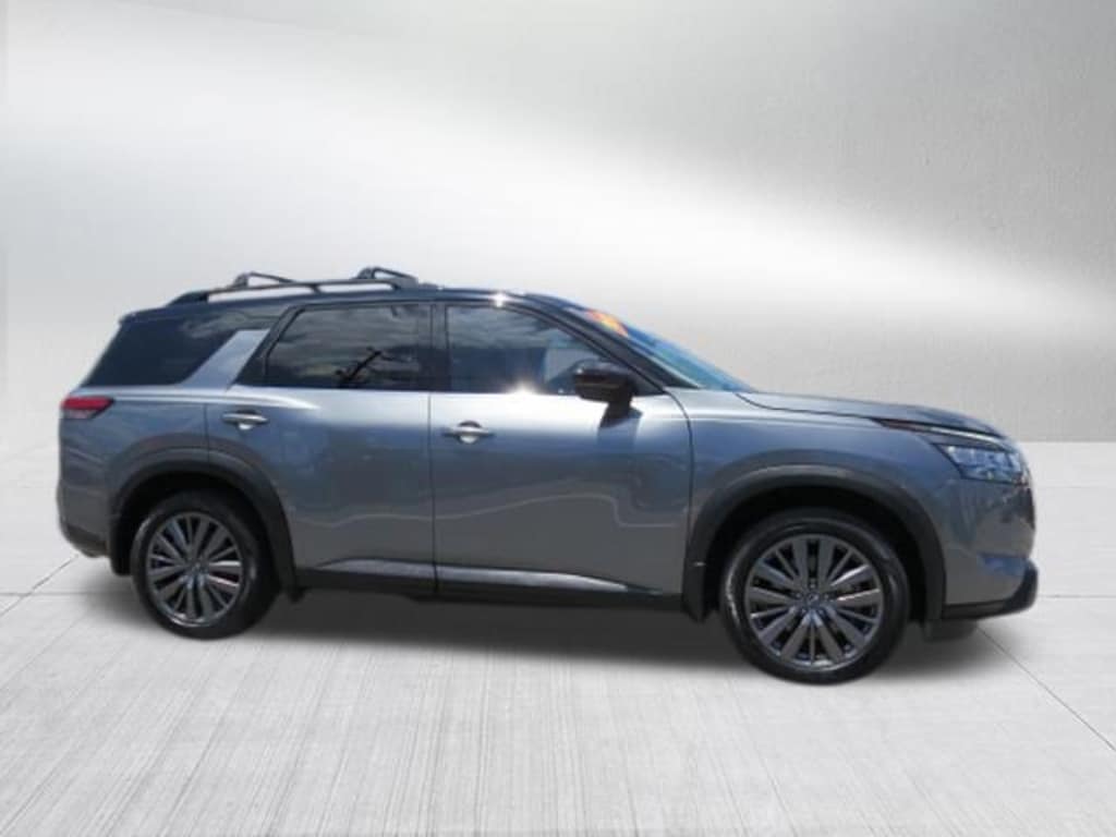 Used 2022 Nissan Pathfinder SL SUV