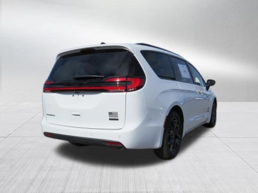 New 2027 Chrysler Pacifica Select Passenger Van