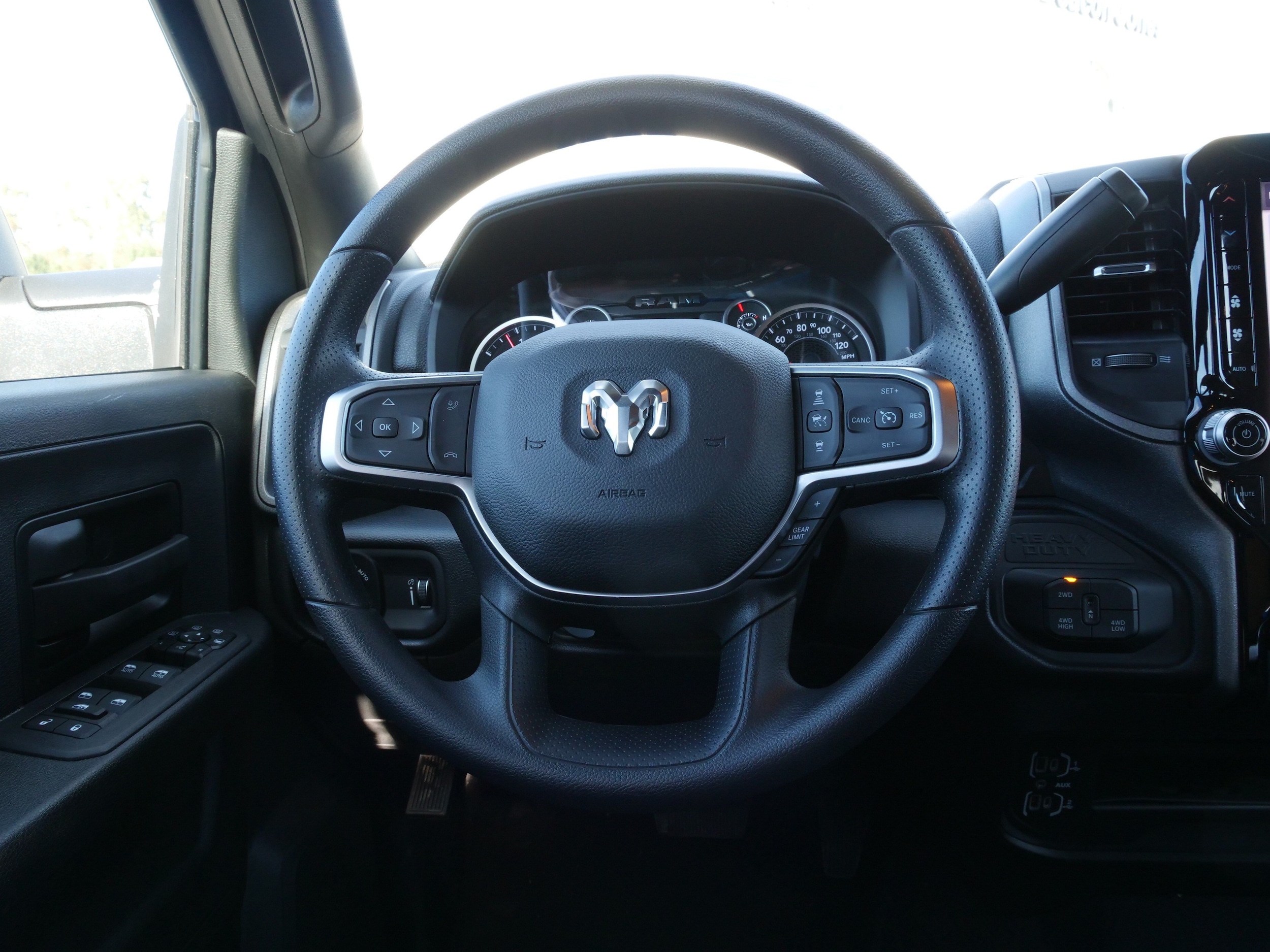 2026 RAM 2500 Tradesman/Black Express - Photo 18