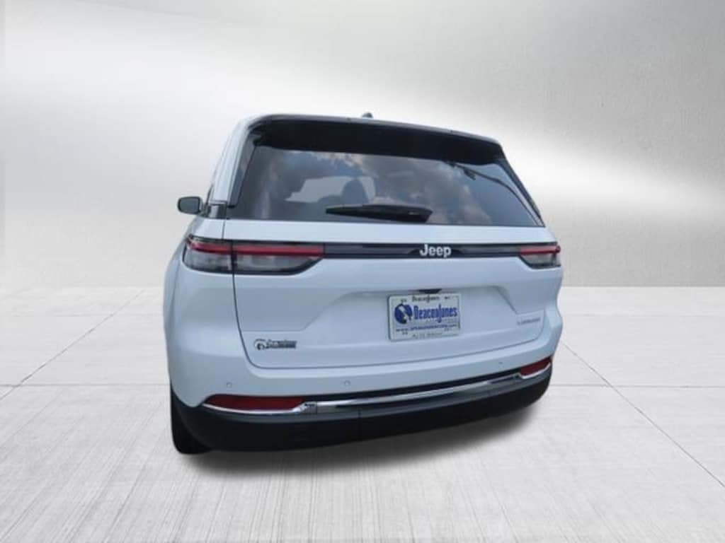 New 2026 Jeep Grand Cherokee Laredo Sport Utility