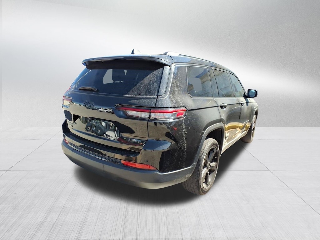 Used 2023 Jeep Grand Cherokee L Laredo SUV