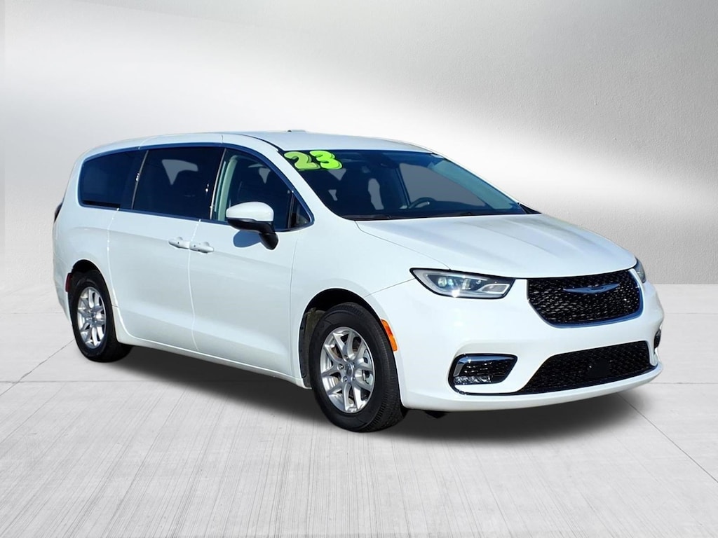 Used 2023 Chrysler Pacifica Touring L Van Passenger Van