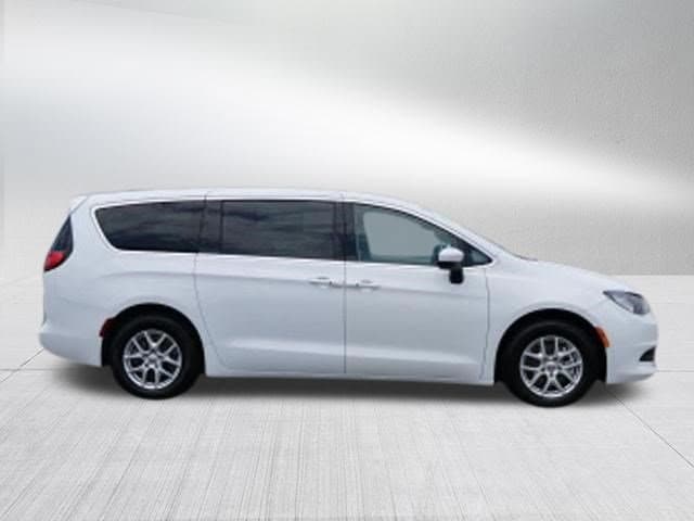 2023 Chrysler Voyager