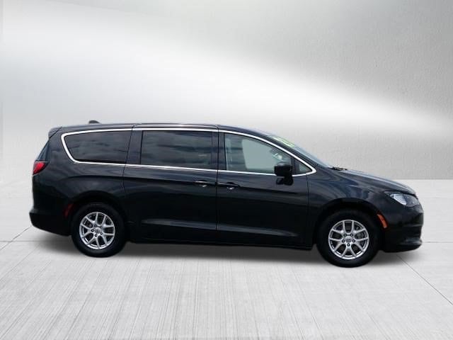 2023 Chrysler Voyager