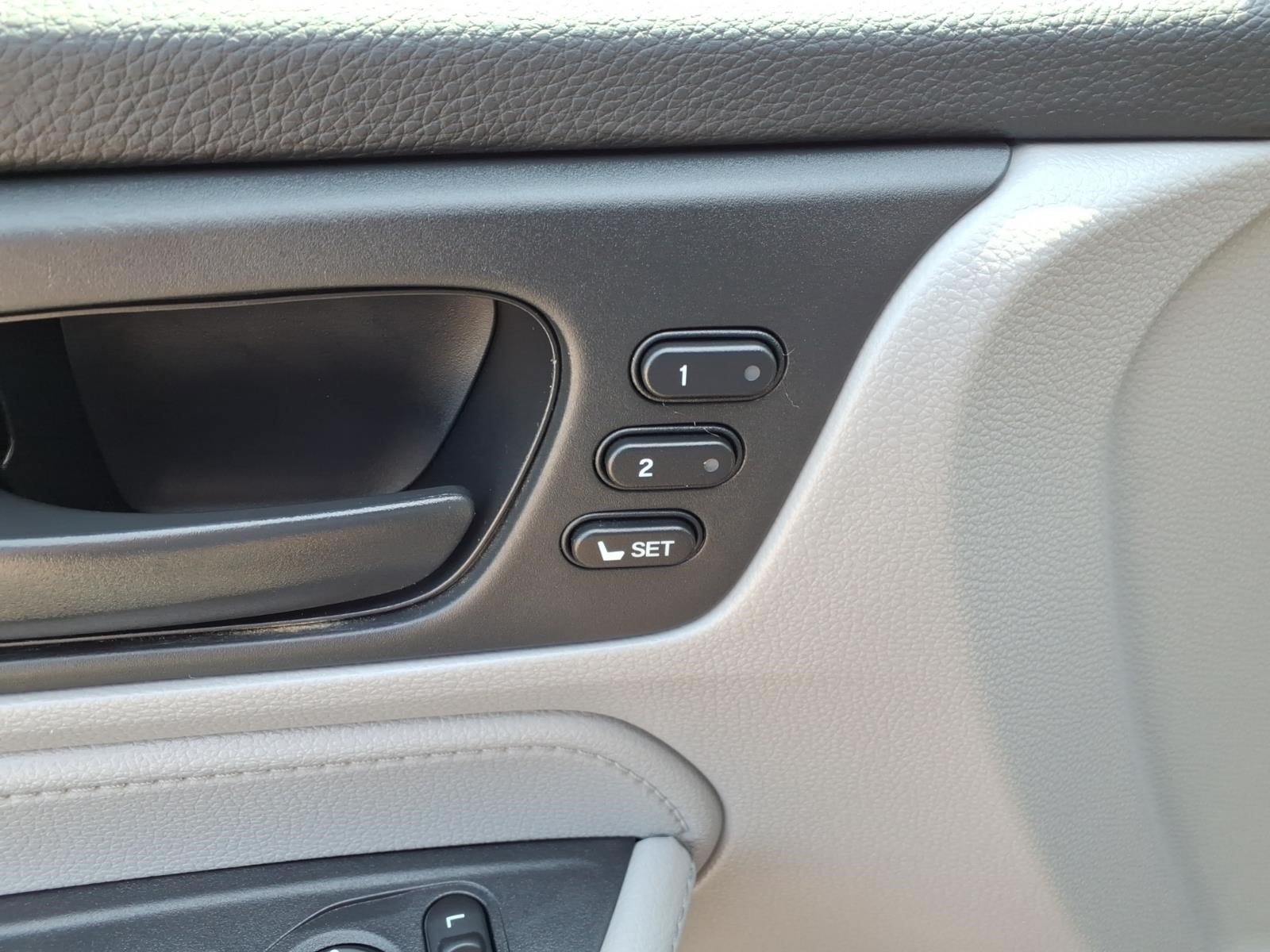 2023 Honda Odyssey EX-L - Photo 18