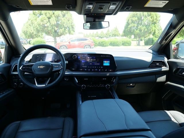 2025 Chevrolet Suburban LT - Photo 16
