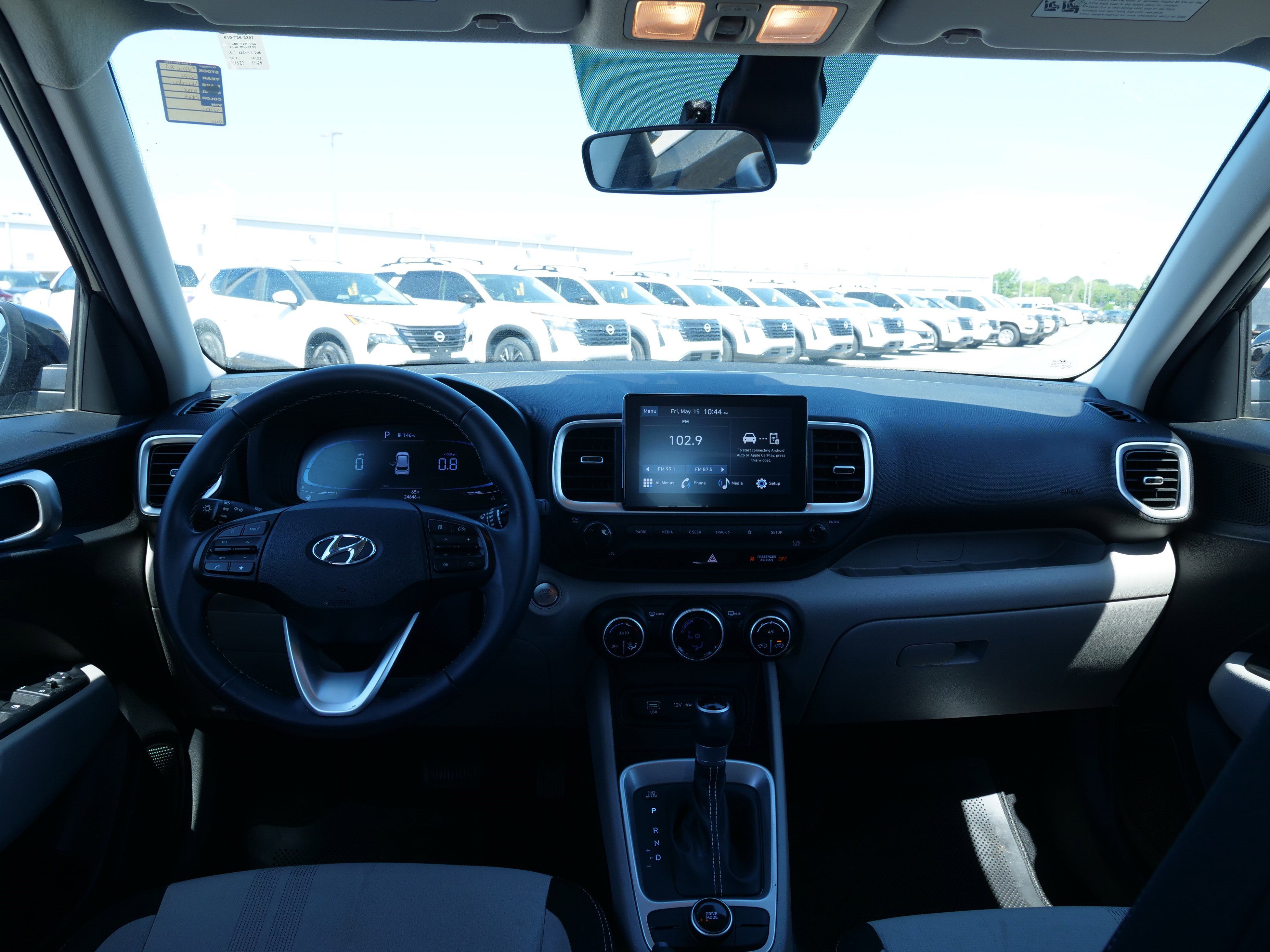 2024 Hyundai Venue SEL - Photo 15