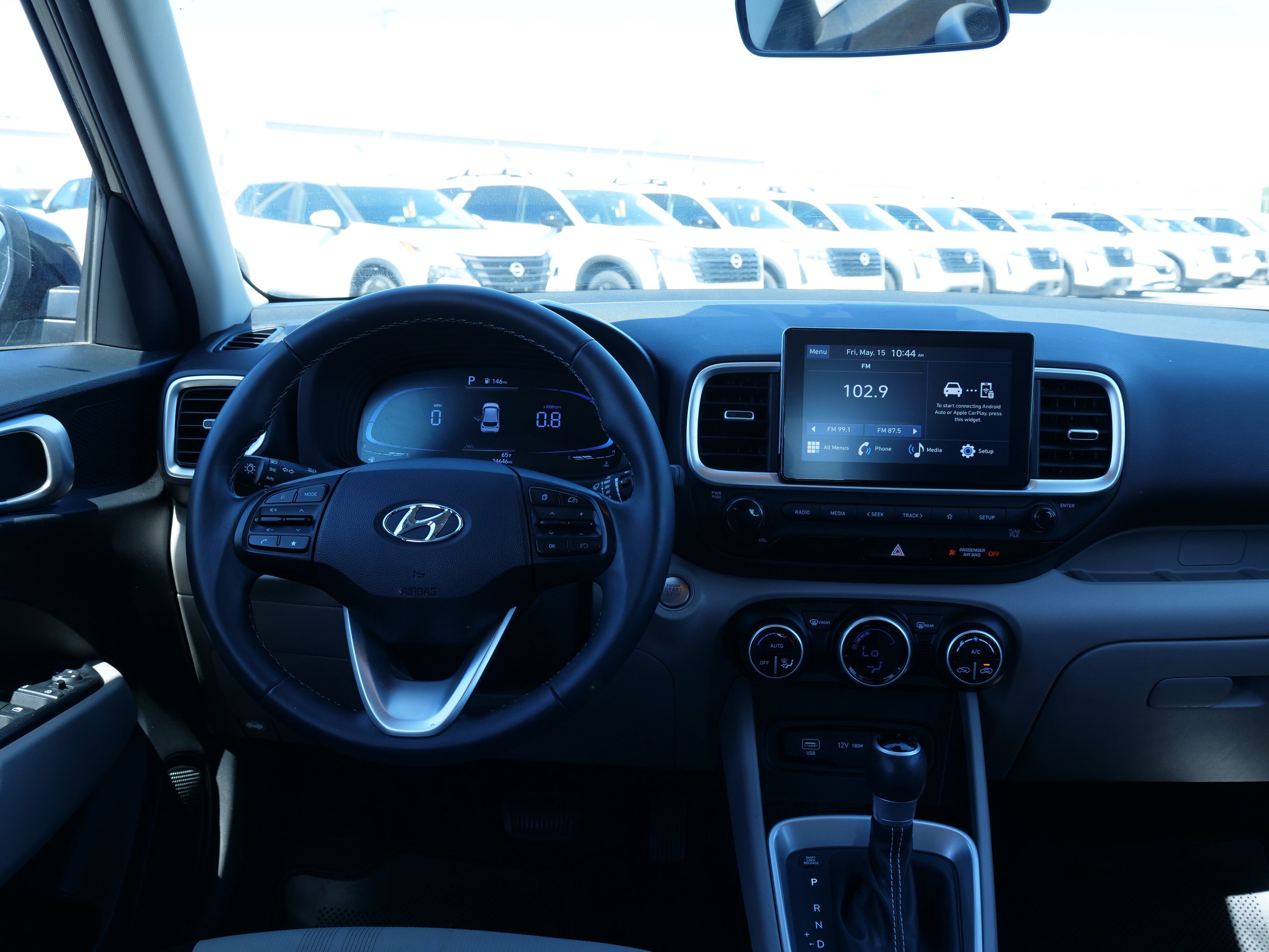 2024 Hyundai Venue SEL - Photo 16