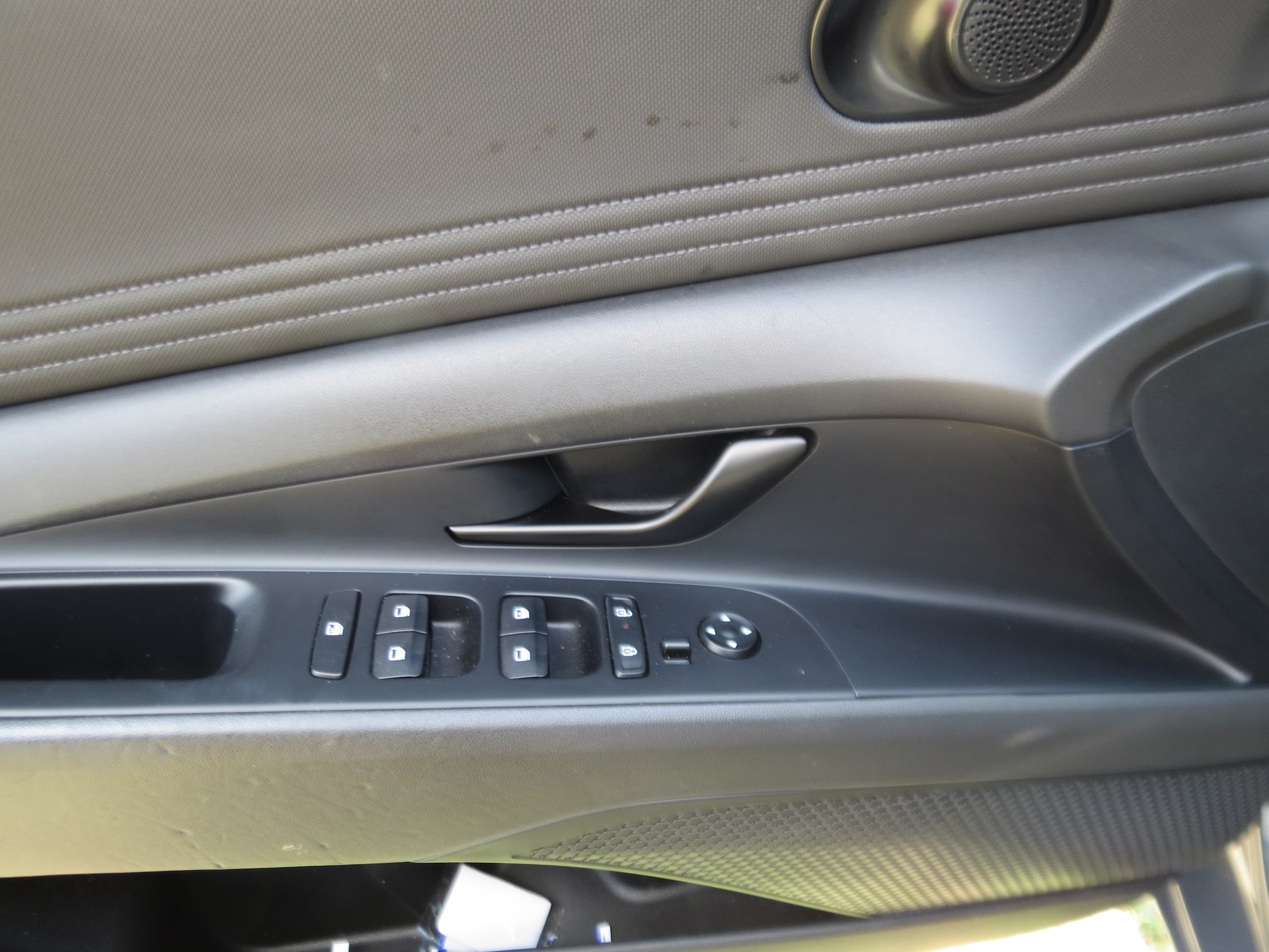 2025 Hyundai Elantra SEL - Photo 11