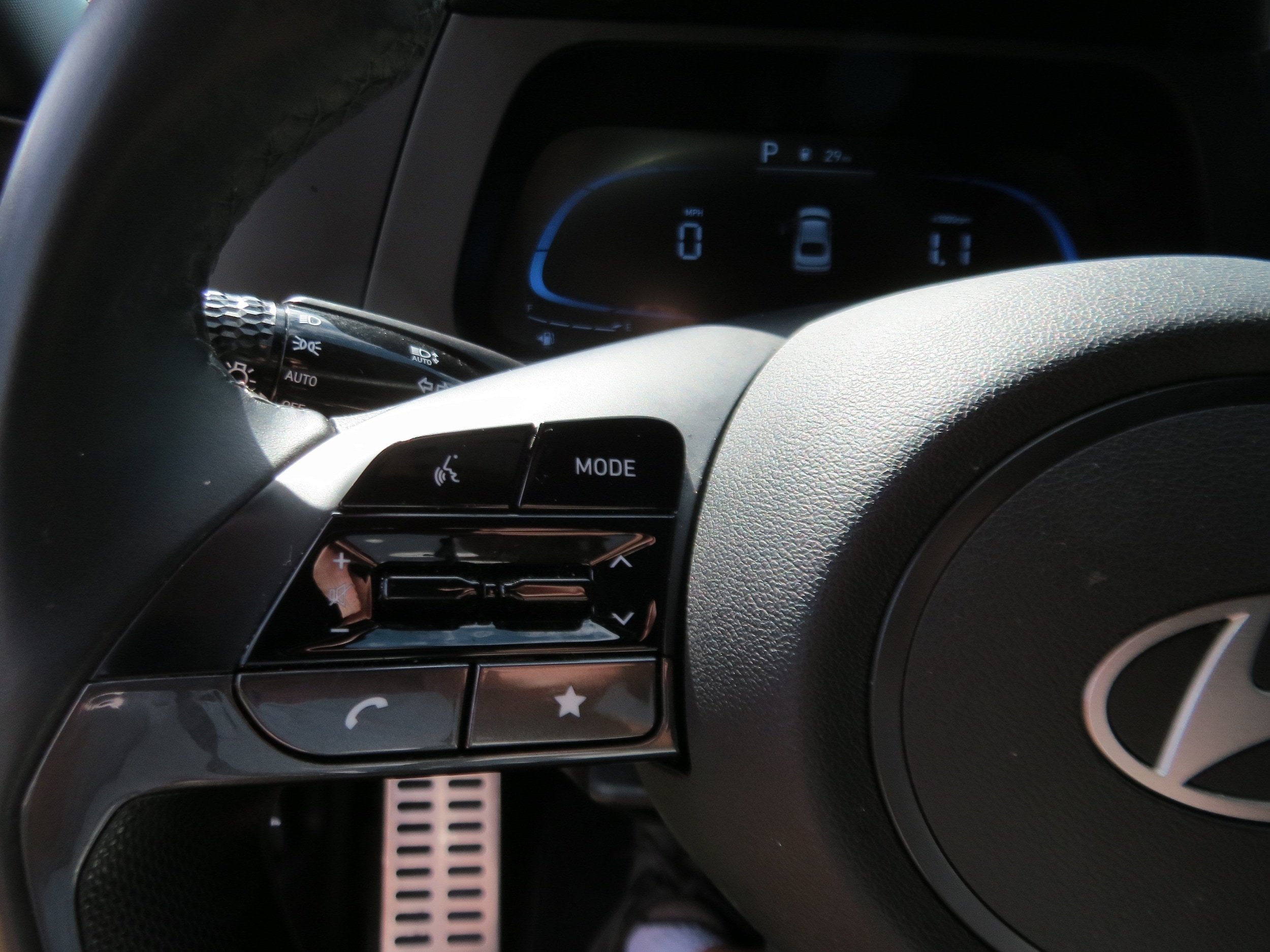 2025 Hyundai Elantra SEL - Photo 18