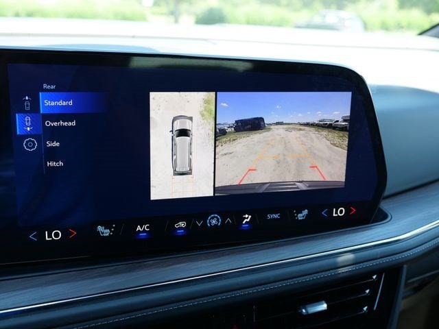 2025 Chevrolet Suburban LT - Photo 24