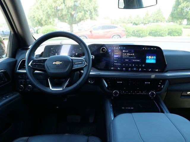 2025 Chevrolet Suburban LT - Photo 17