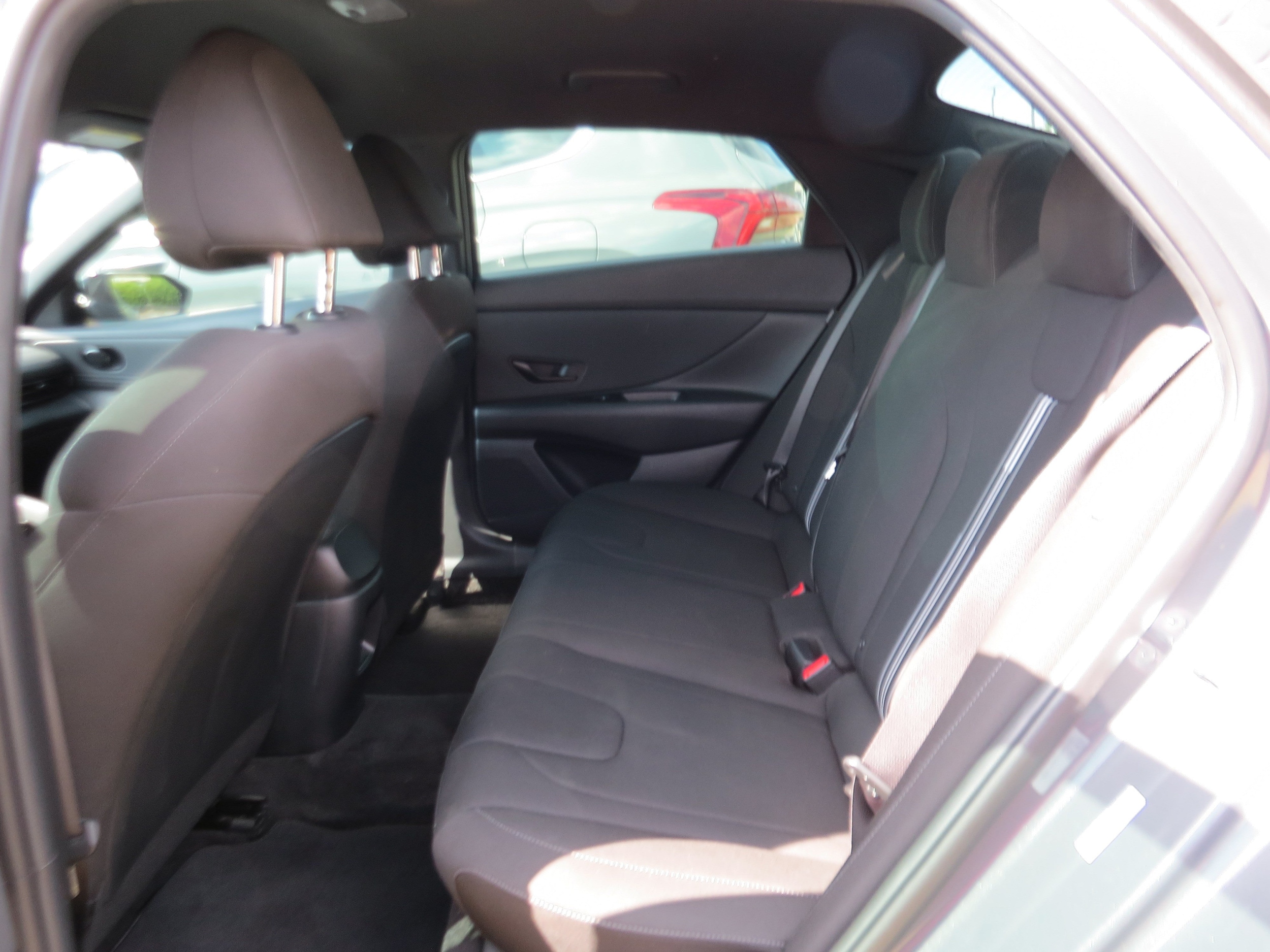 2025 Hyundai Elantra SEL - Photo 9