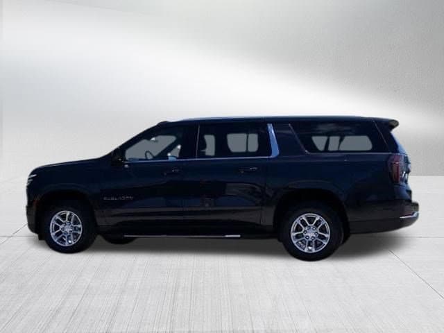 2025 Chevrolet Suburban LT - Photo 6