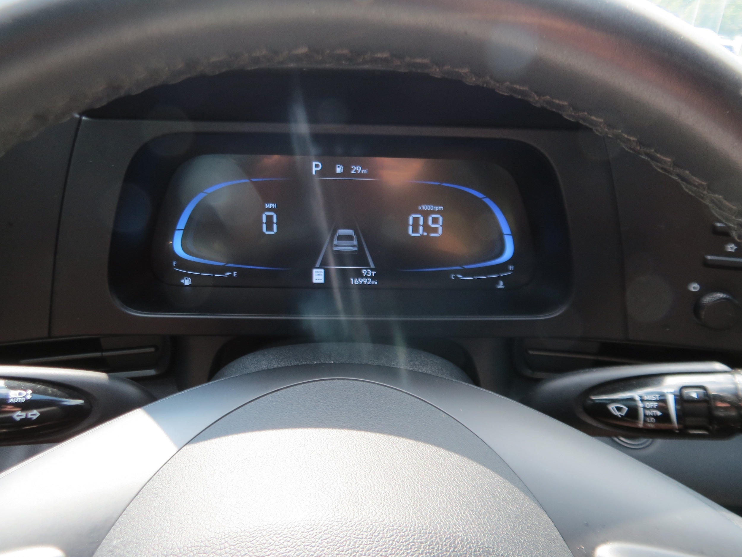 2025 Hyundai Elantra SEL - Photo 20