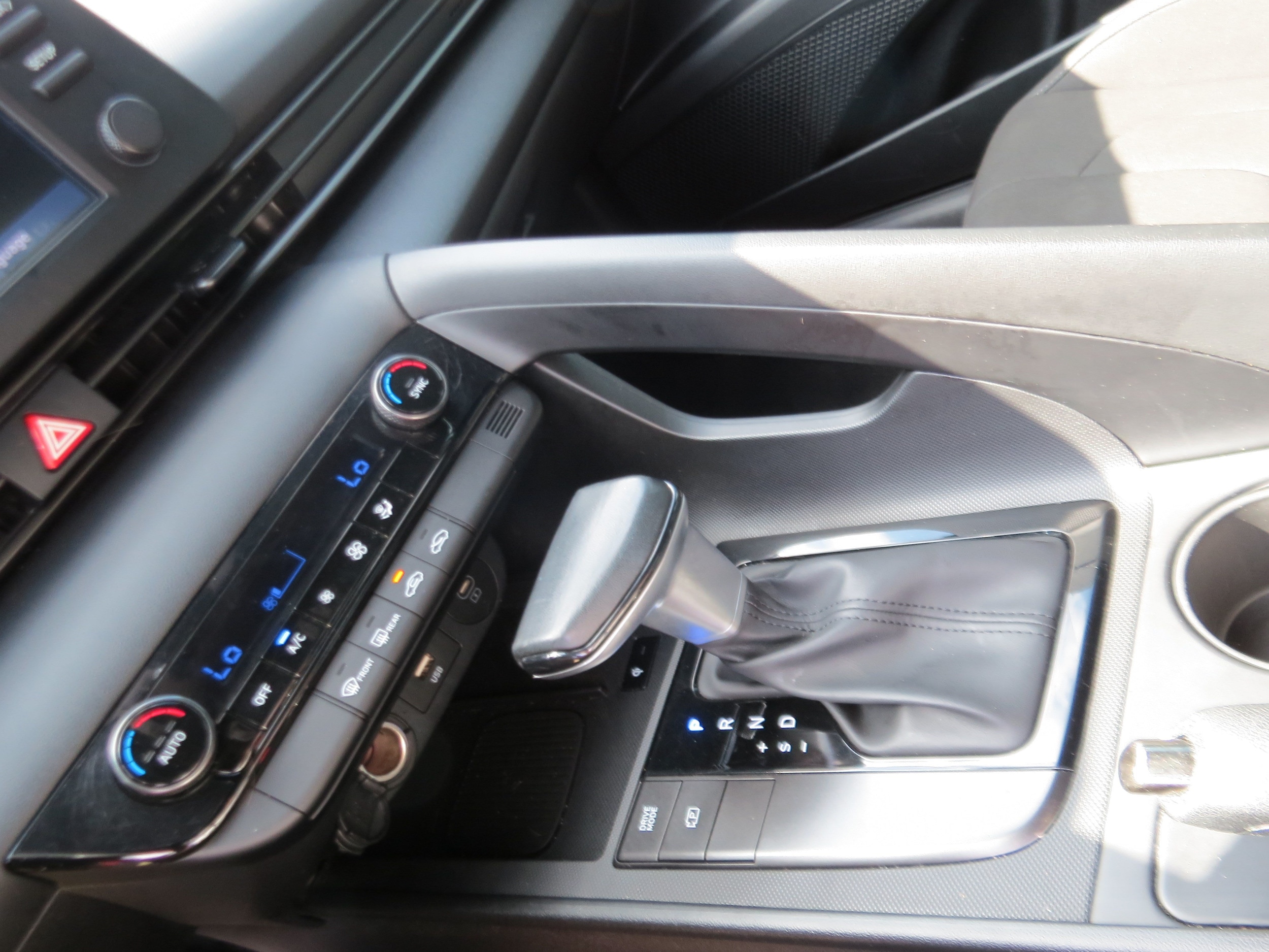 2025 Hyundai Elantra SEL - Photo 13