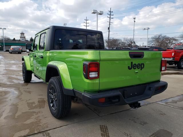 New 2026 Jeep Gladiator Sport S Truck