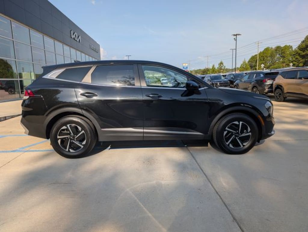 Used 2025 Kia Sportage Hybrid LX SUV