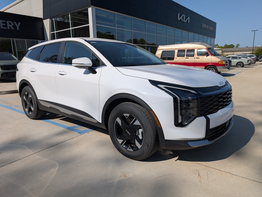 New 2026 Kia Sportage LX SUV