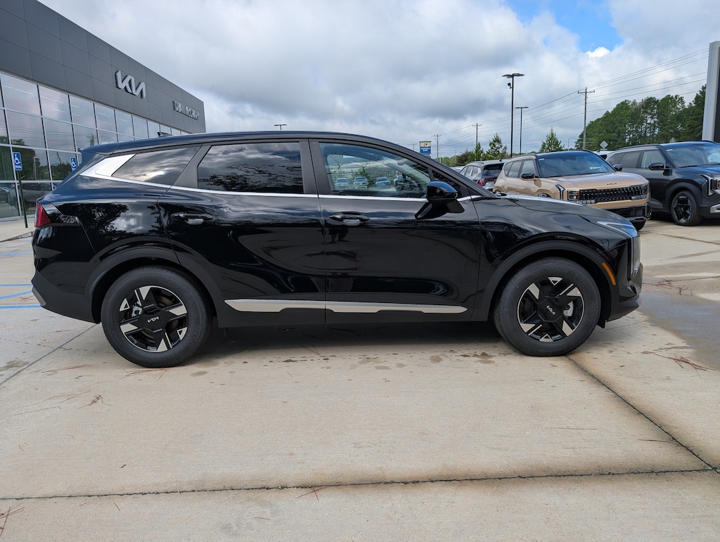 New 2026 Kia Sportage LX SUV