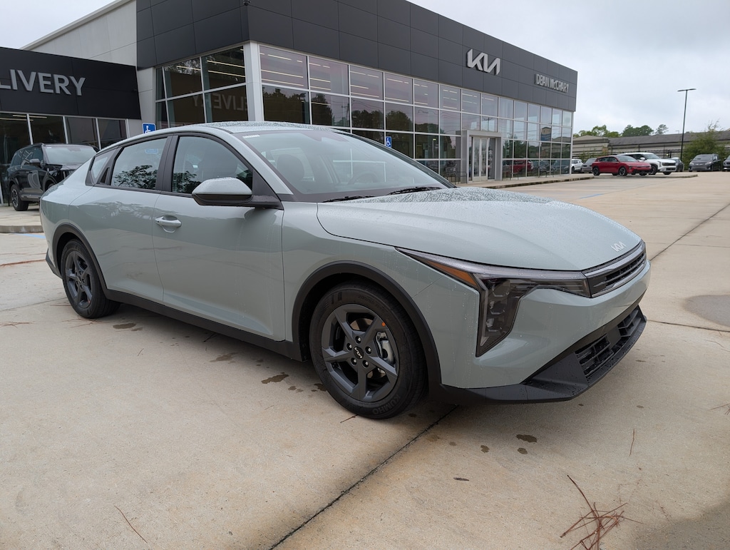 New 2026 Kia K4 LXS Sedan