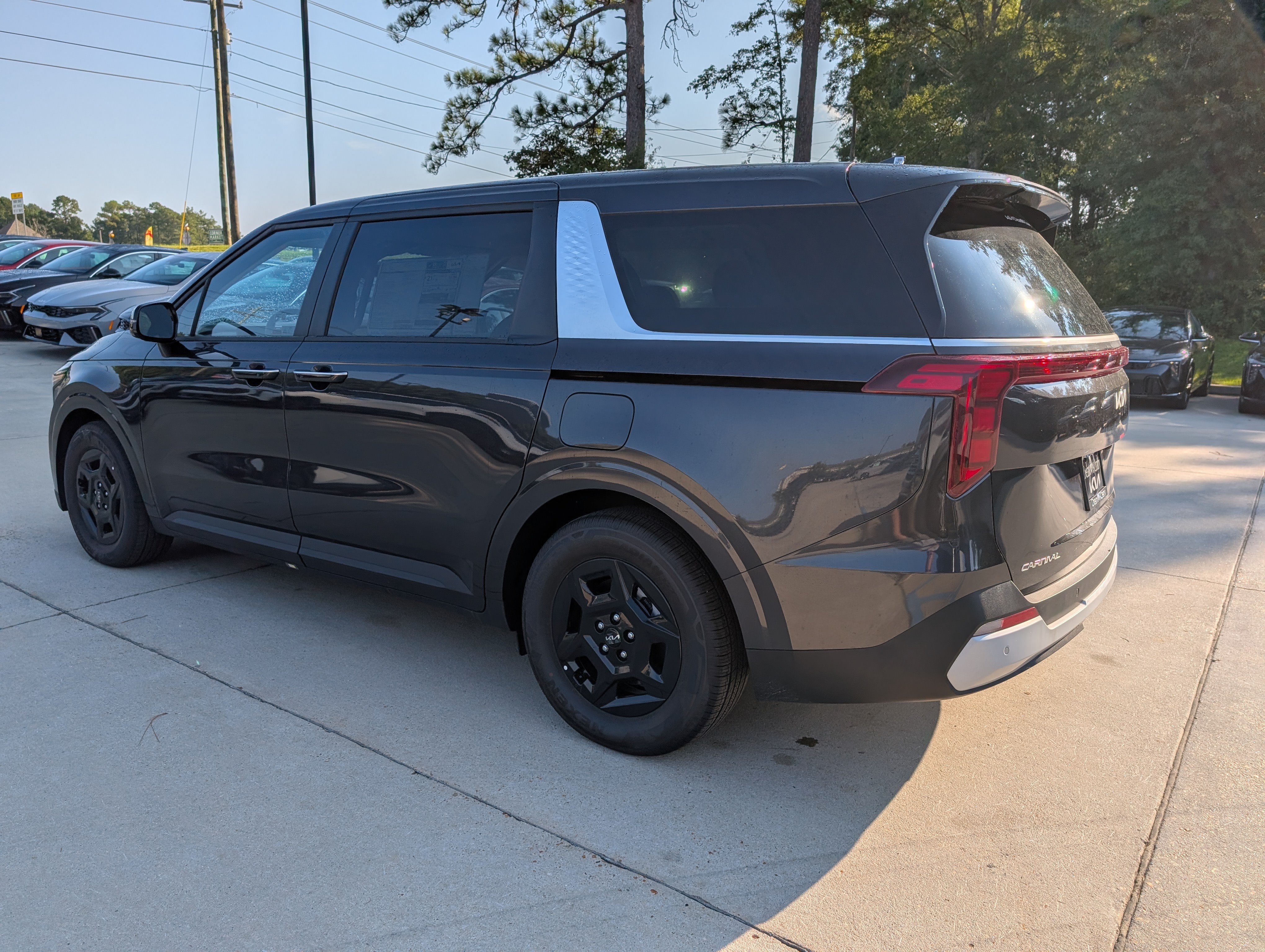New 2026 Kia Carnival LXS Van Passenger Van