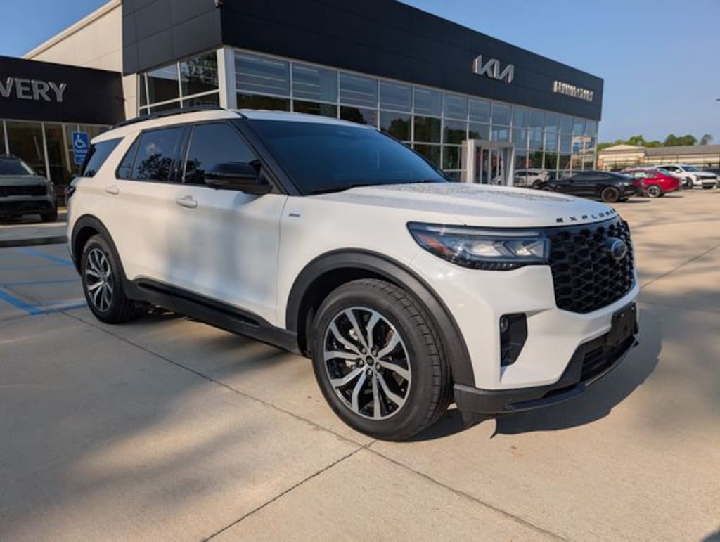 Used 2025 Ford Explorer ST-Line SUV