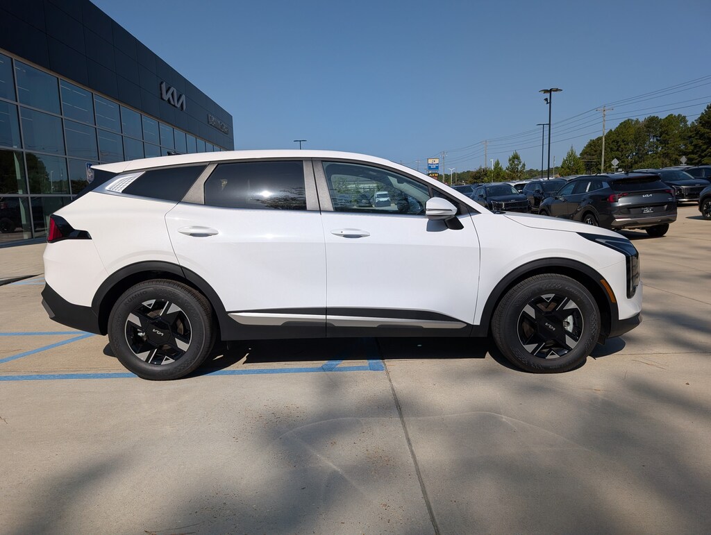 New 2026 Kia Sportage LX SUV