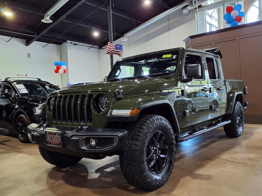 Used 2023 Jeep Gladiator Freedom 4x4 Freedom Crew Cab 5.0 ft. SB