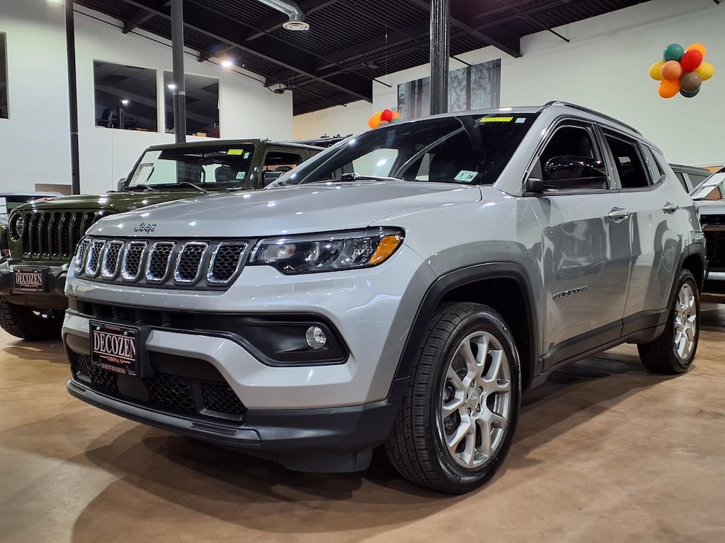 Used 2023 Jeep Compass Latitude Lux 4x4 Latitude Lux SUV
