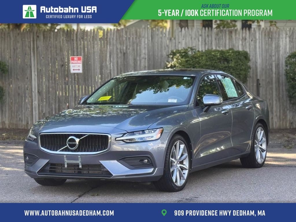 Used 2021 Volvo S60 T6 Momentum Sedan