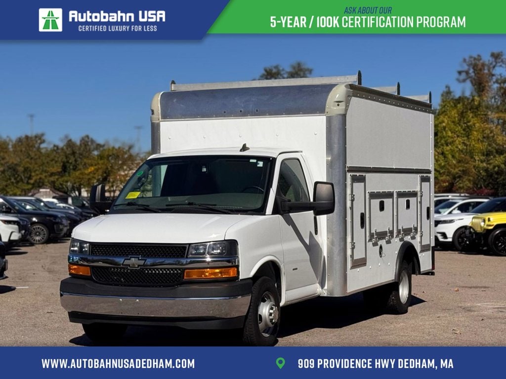 2022 Chevrolet Express Cutaway Base