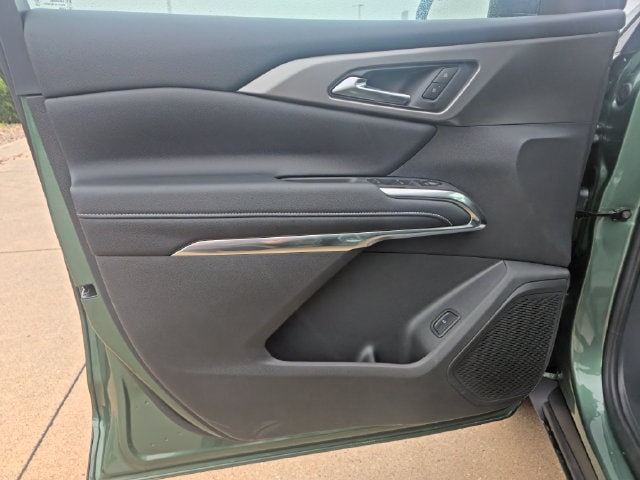 2027 Chevrolet Traverse LT - Photo 13