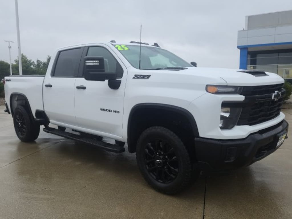 Used 2025 Chevrolet Silverado 2500 HD Custom Truck Crew Cab