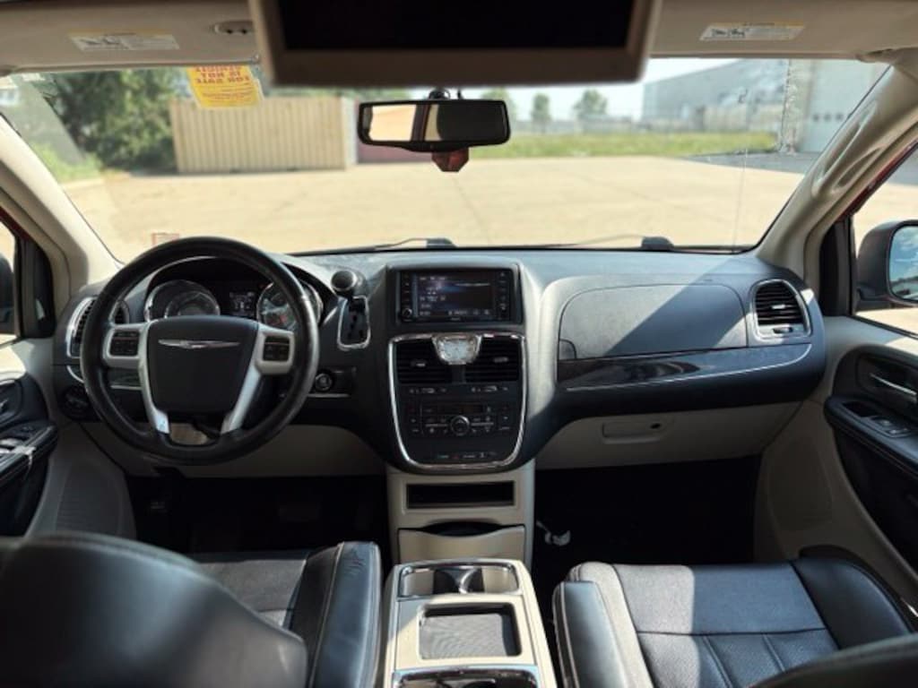 Used 2014 Chrysler Town & Country Touring-L Minivan/Van