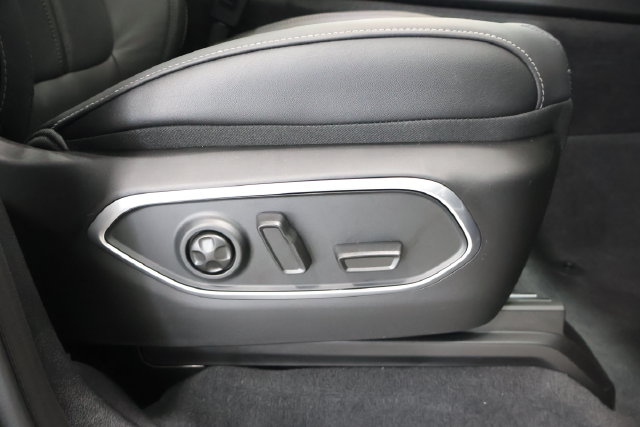 2026 Jeep Grand Wagoneer Limited Reserve - Photo 11
