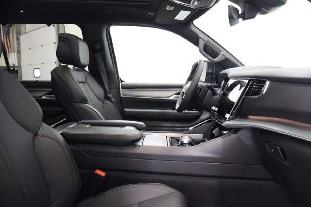 2026 Jeep Grand Wagoneer Limited Reserve - Photo 14