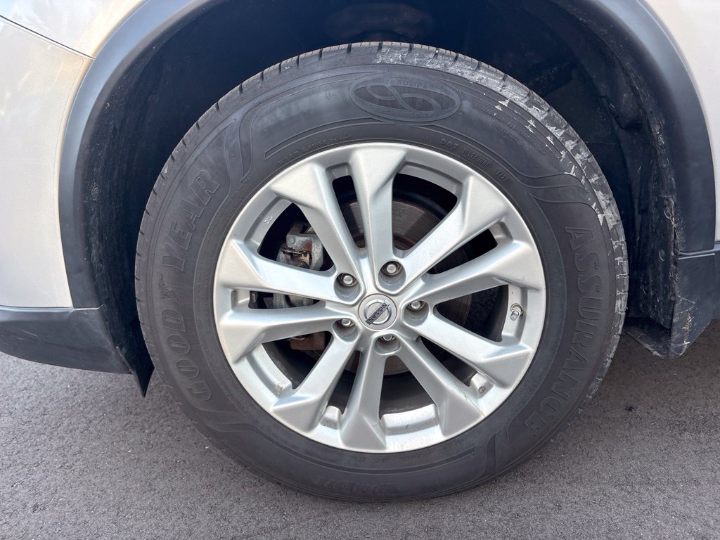 Used 2014 Nissan Rogue SV SUV