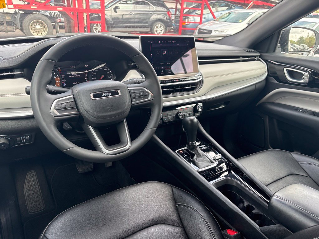 2025 Jeep Compass Limited - Photo 11