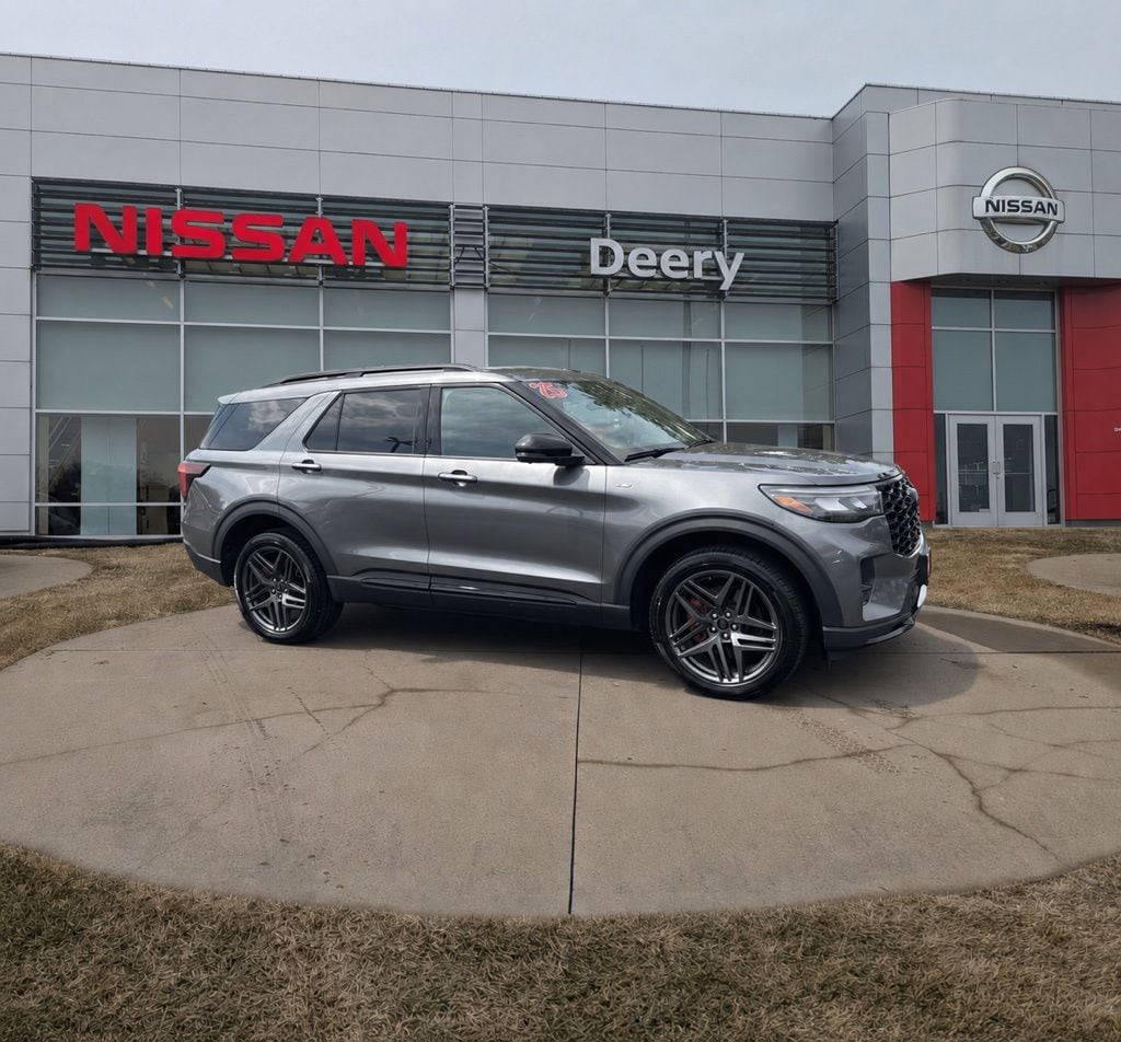 Used 2025 Ford Explorer ST-Line SUV