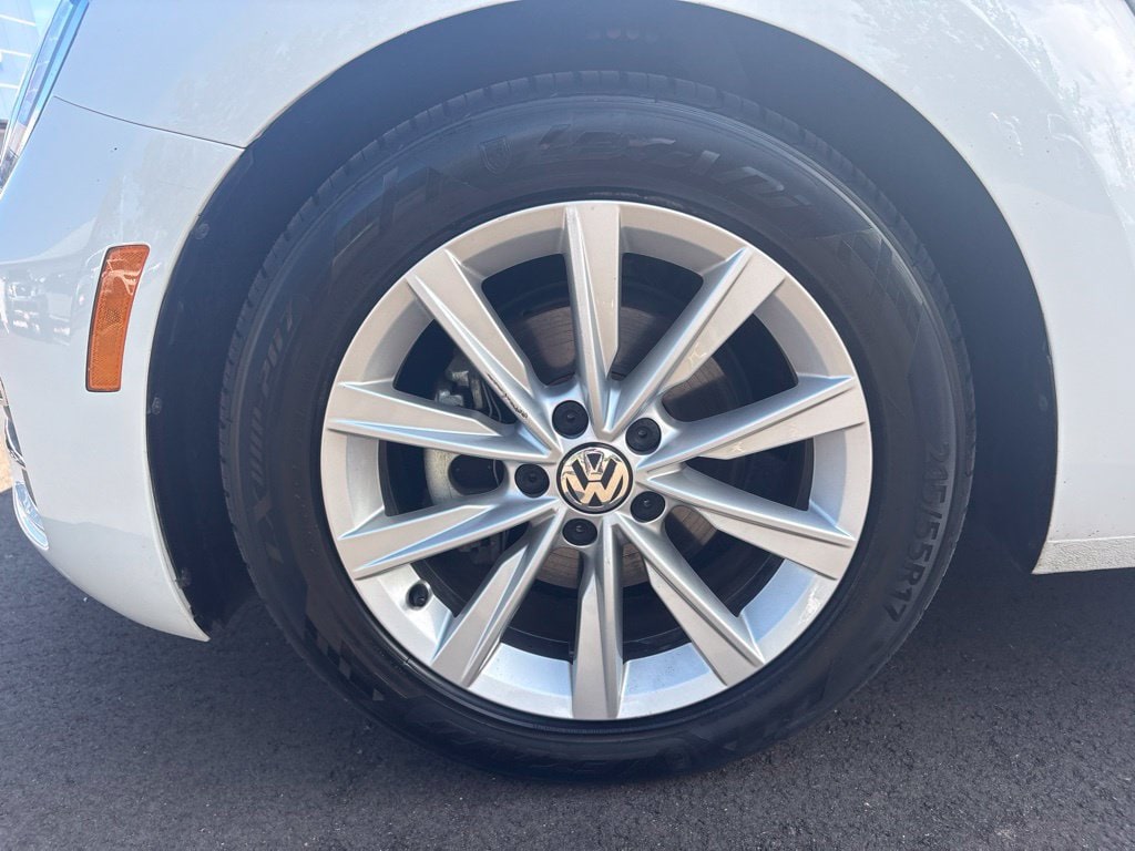 Used 2019 Volkswagen Beetle Convertible 2.0T SE Convertible