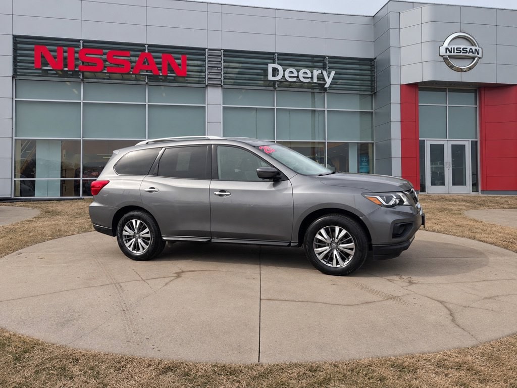 2020 Nissan Pathfinder SL