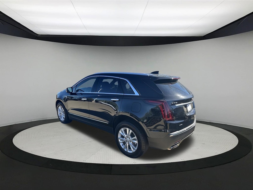 New 2026 CADILLAC XT5 Luxury SUV