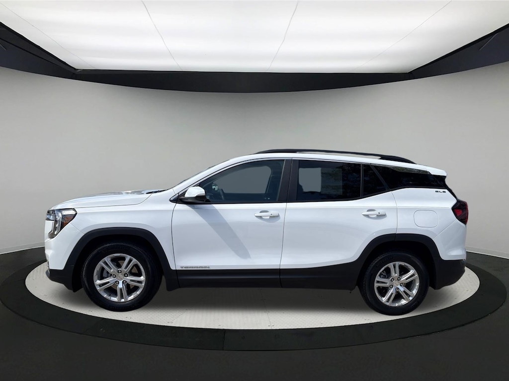 Used 2022 GMC Terrain SLE SUV