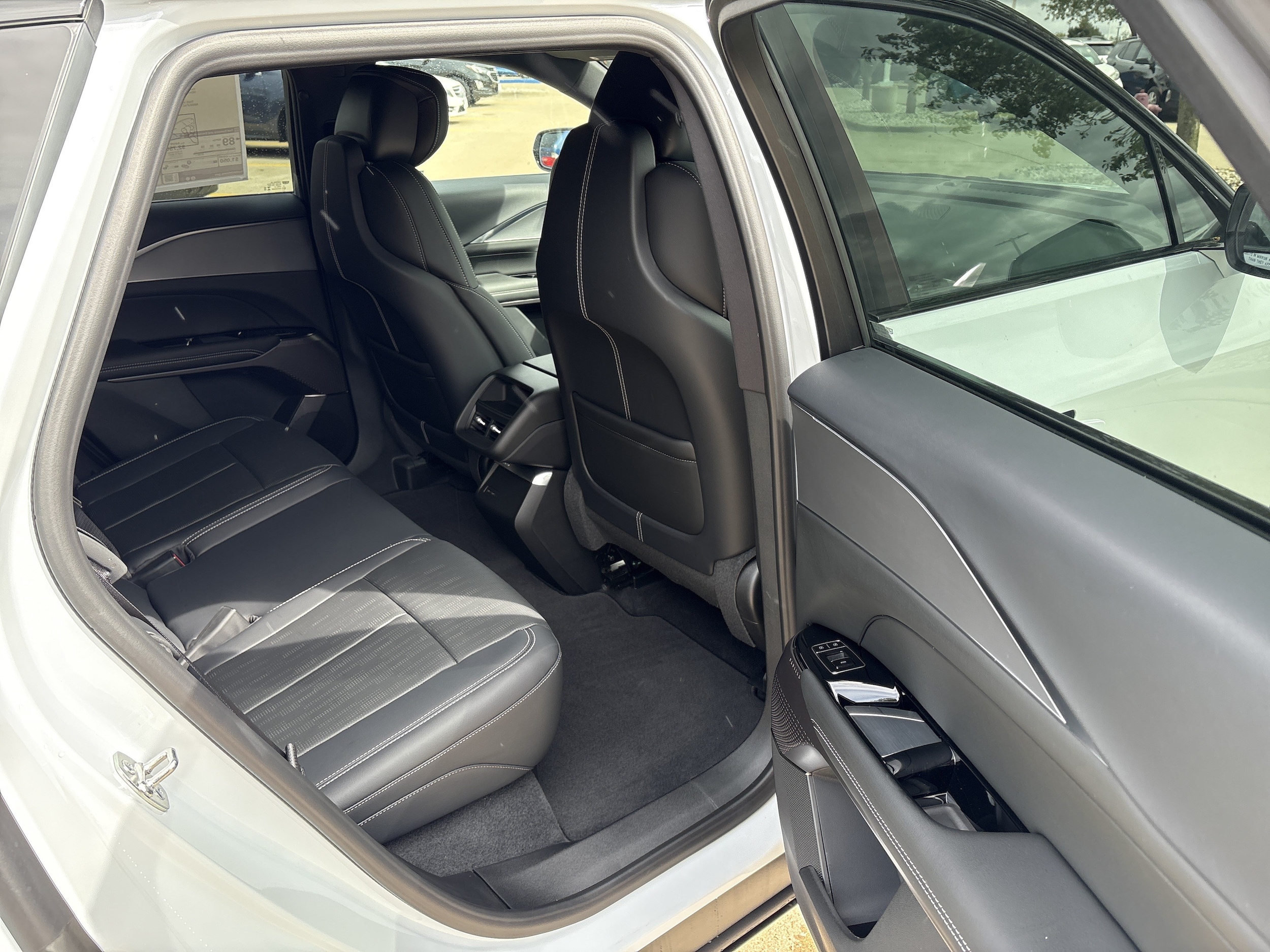 2027 Cadillac LYRIQ Sport - Photo 14