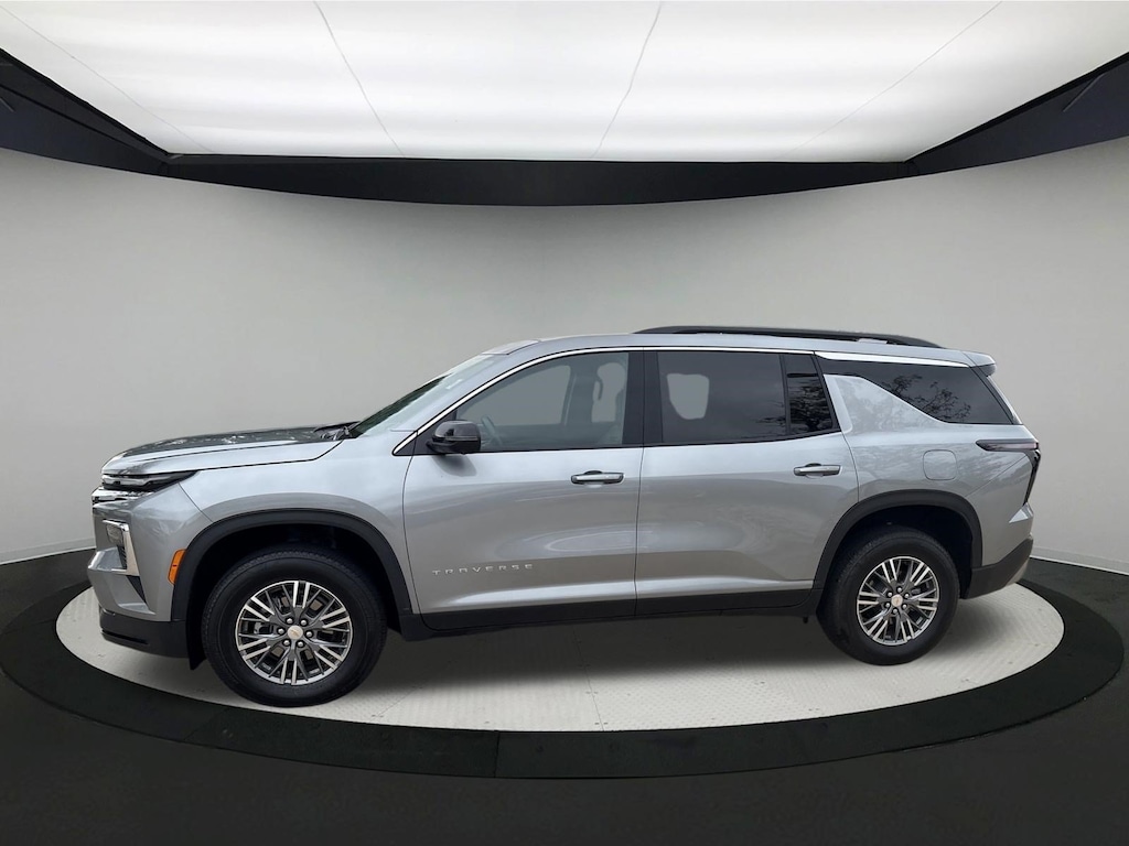 Used 2026 Chevrolet Traverse LT SUV