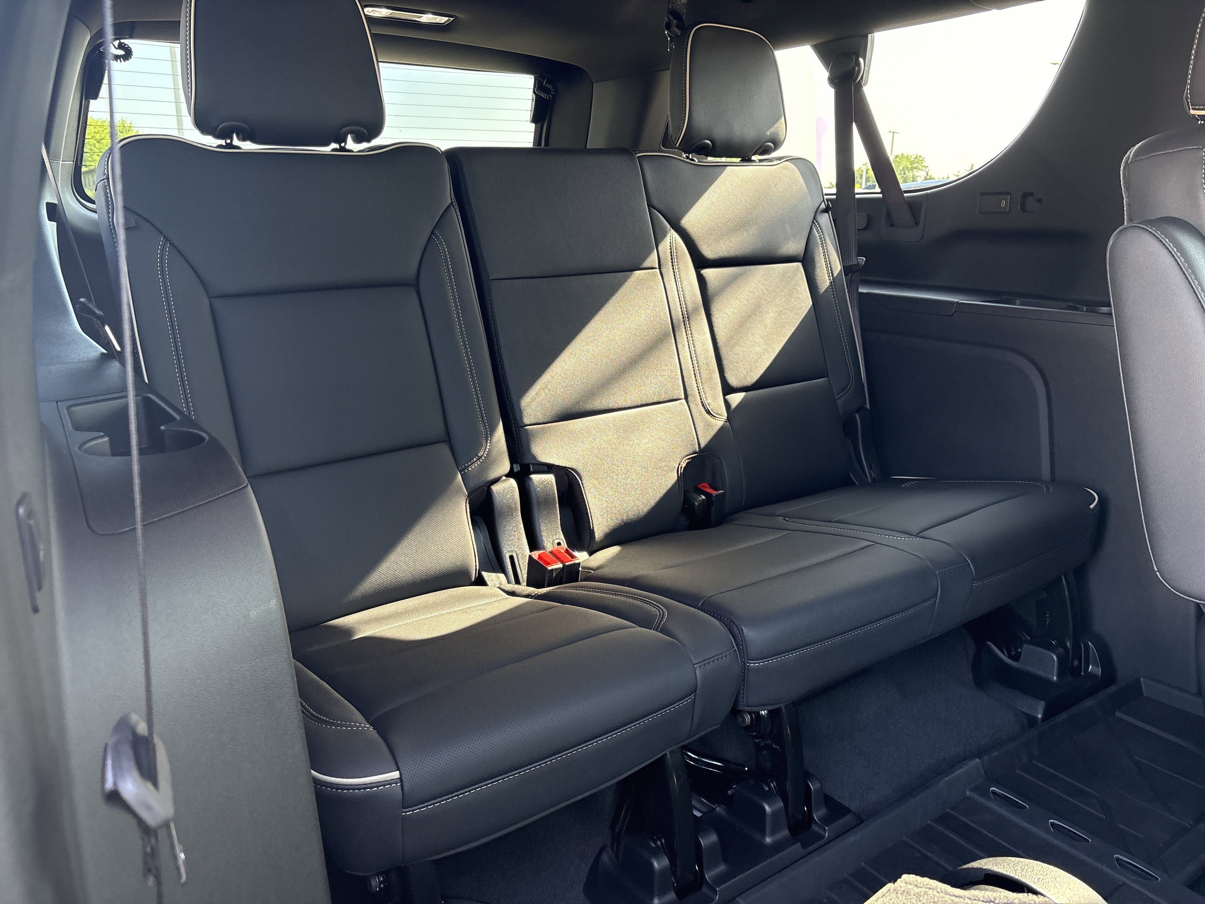 2026 Chevrolet Suburban Premier - Photo 18