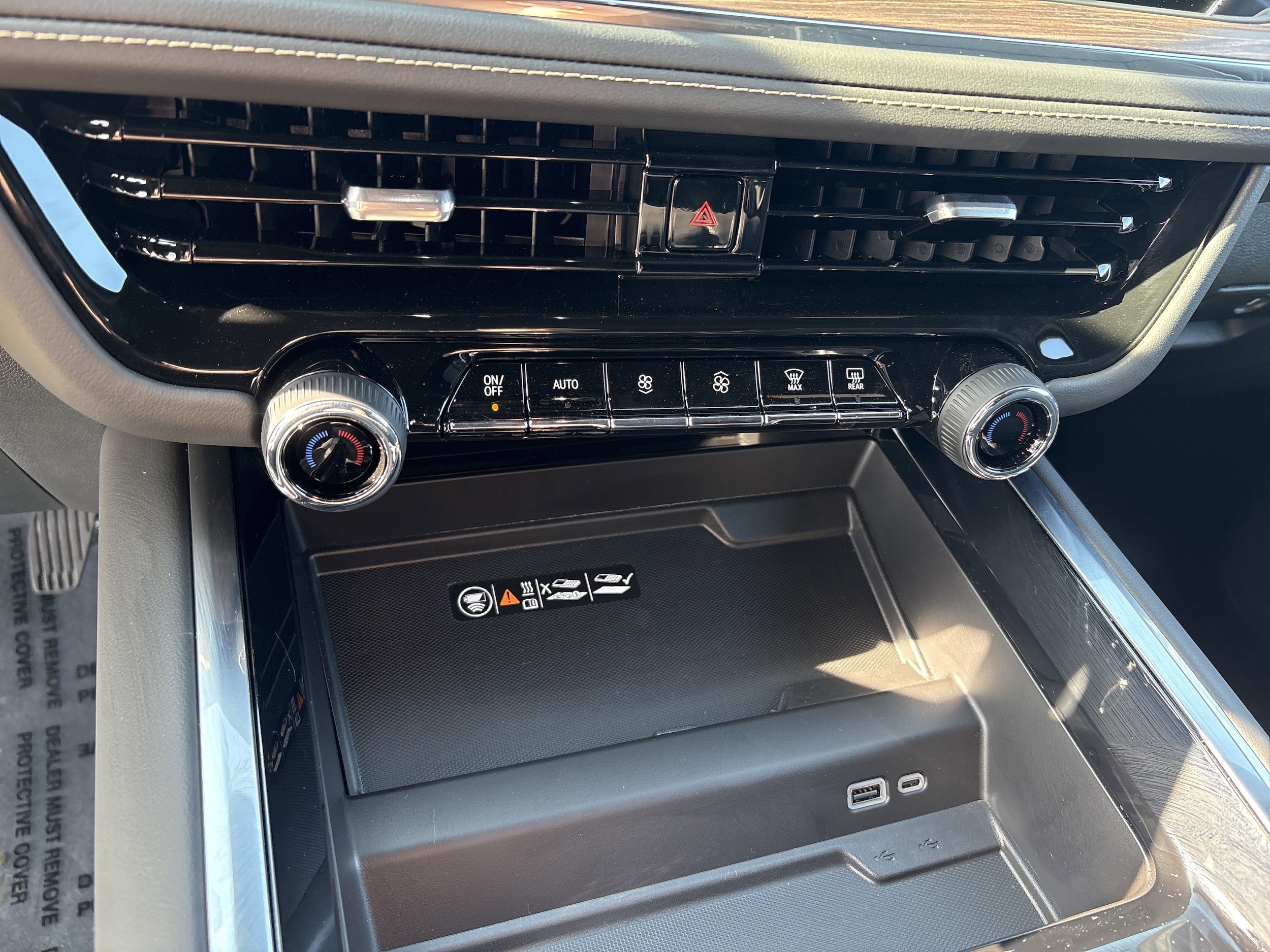 2026 Chevrolet Suburban Premier - Photo 25