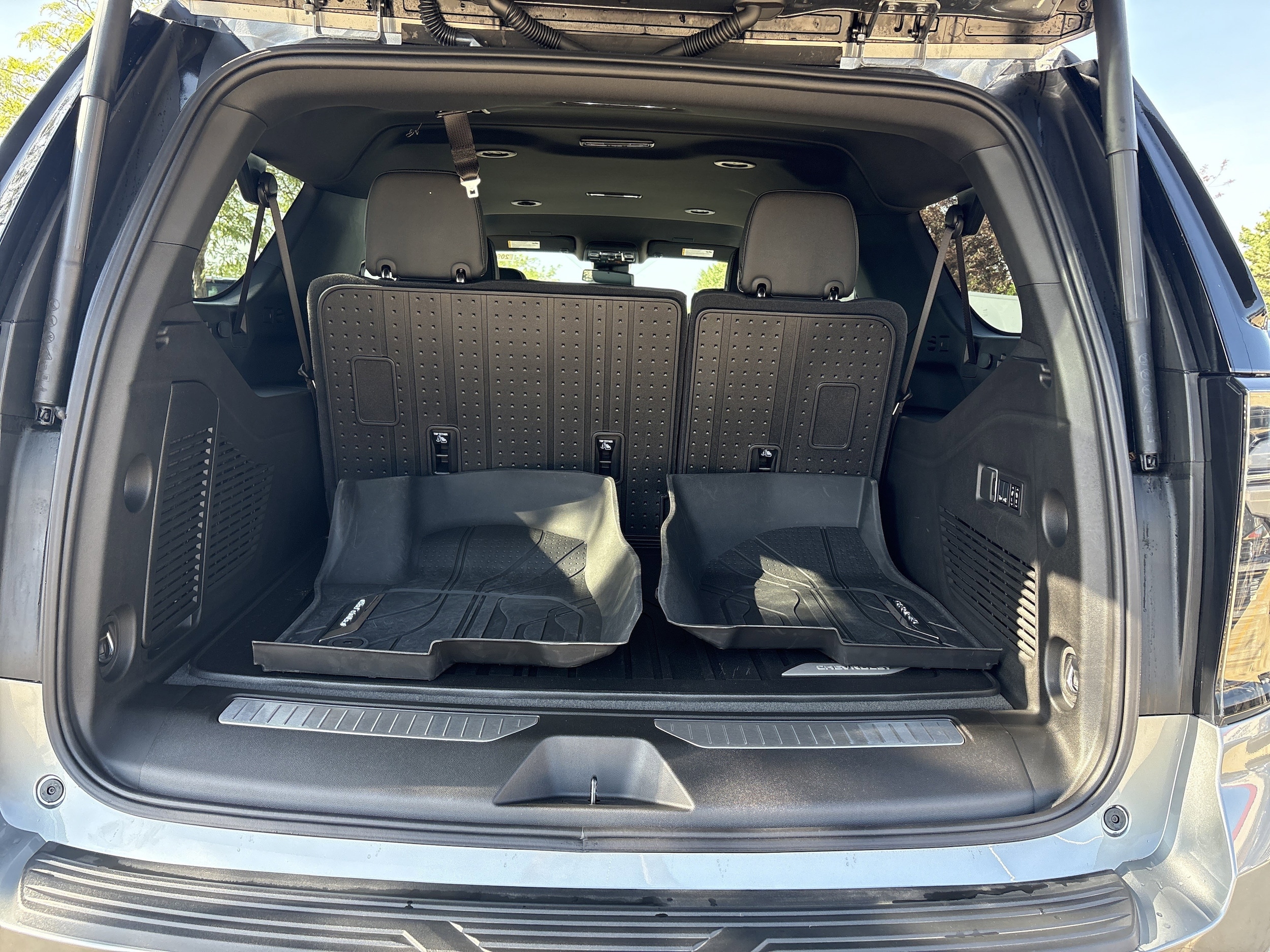 2026 Chevrolet Suburban Premier - Photo 15
